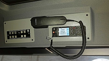 Motorola MTM 800 FuG im GKW I mit abgesetztem Bedienteil